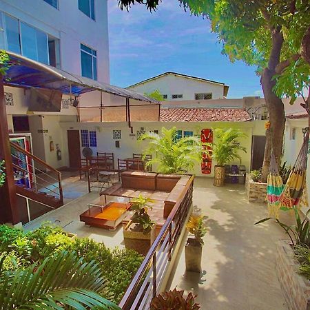 Hotel Ucla Center 巴耶杜帕尔 外观 照片