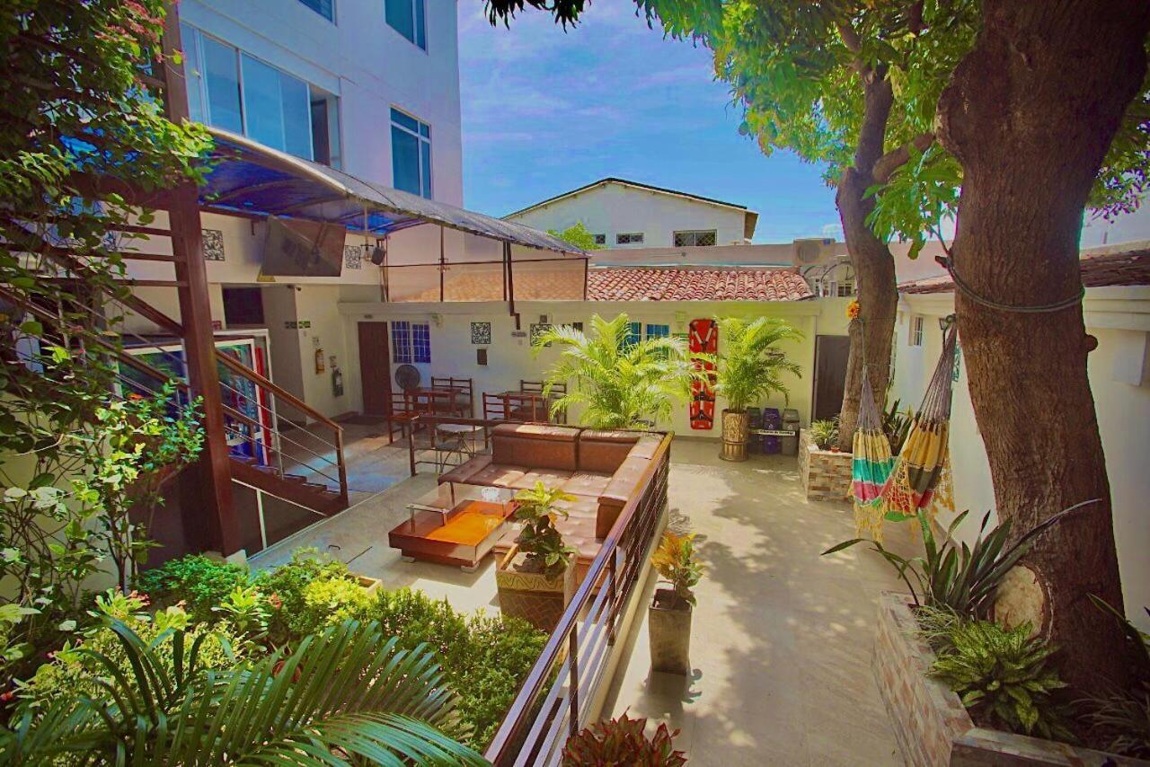 Hotel Ucla Center 巴耶杜帕尔 外观 照片